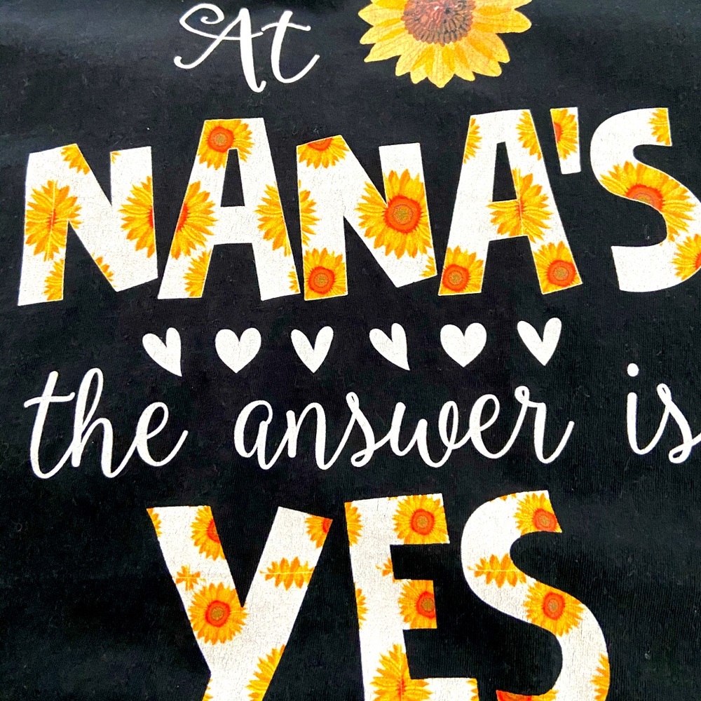 XXXL Women’s T-shirt praising Nana